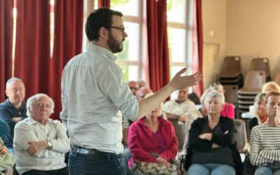 Rencontre avec les citoyen.nes lors d’une réunion publique à Janville