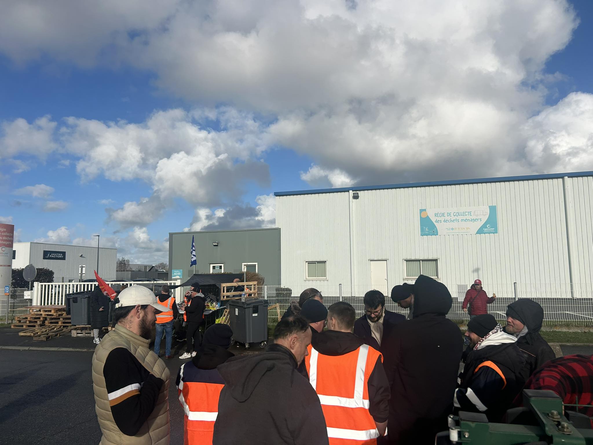 Aux côtés des éboueurs de Caen la Mer