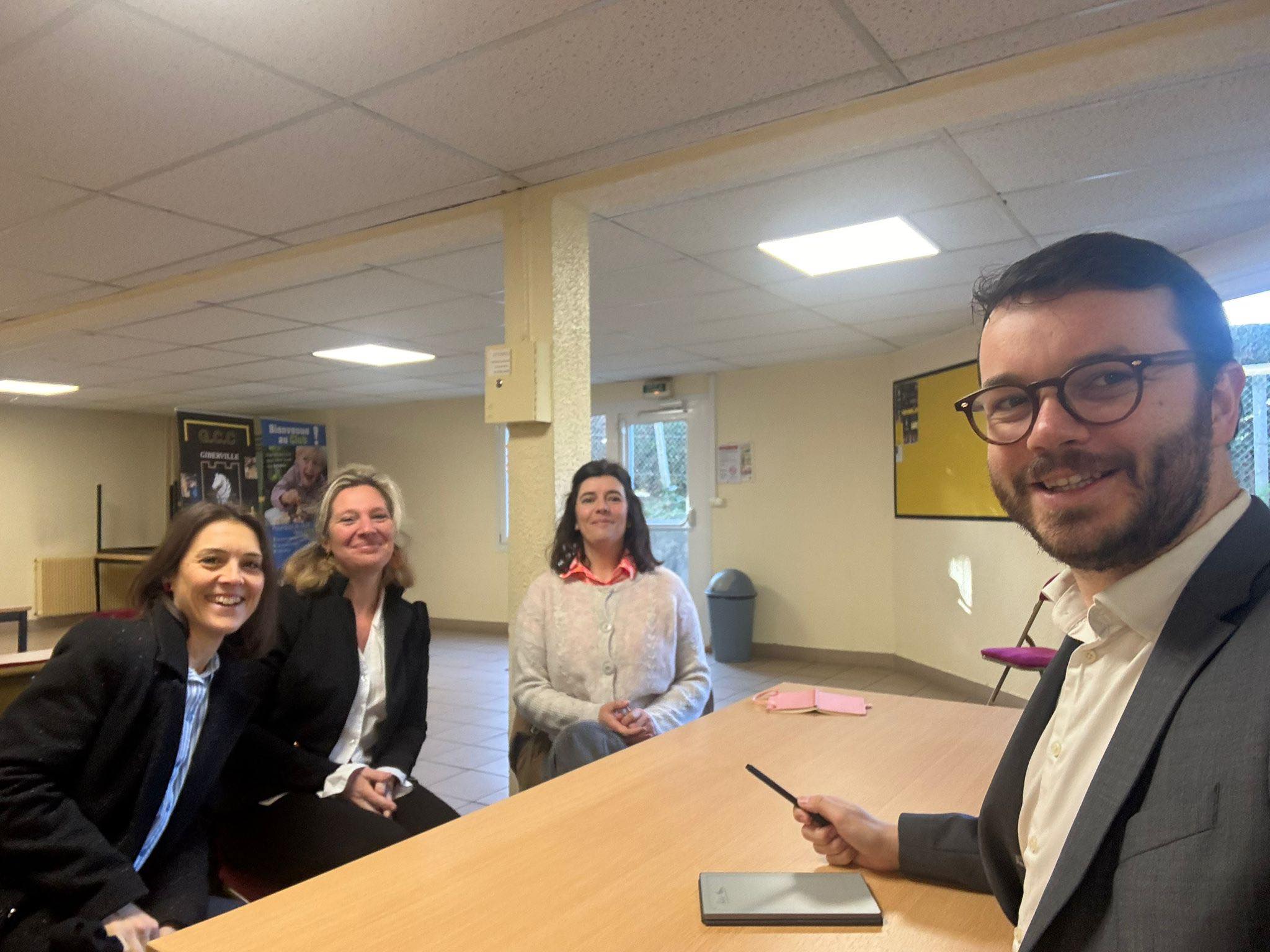 Aux côtés des ATSEM de Giberville