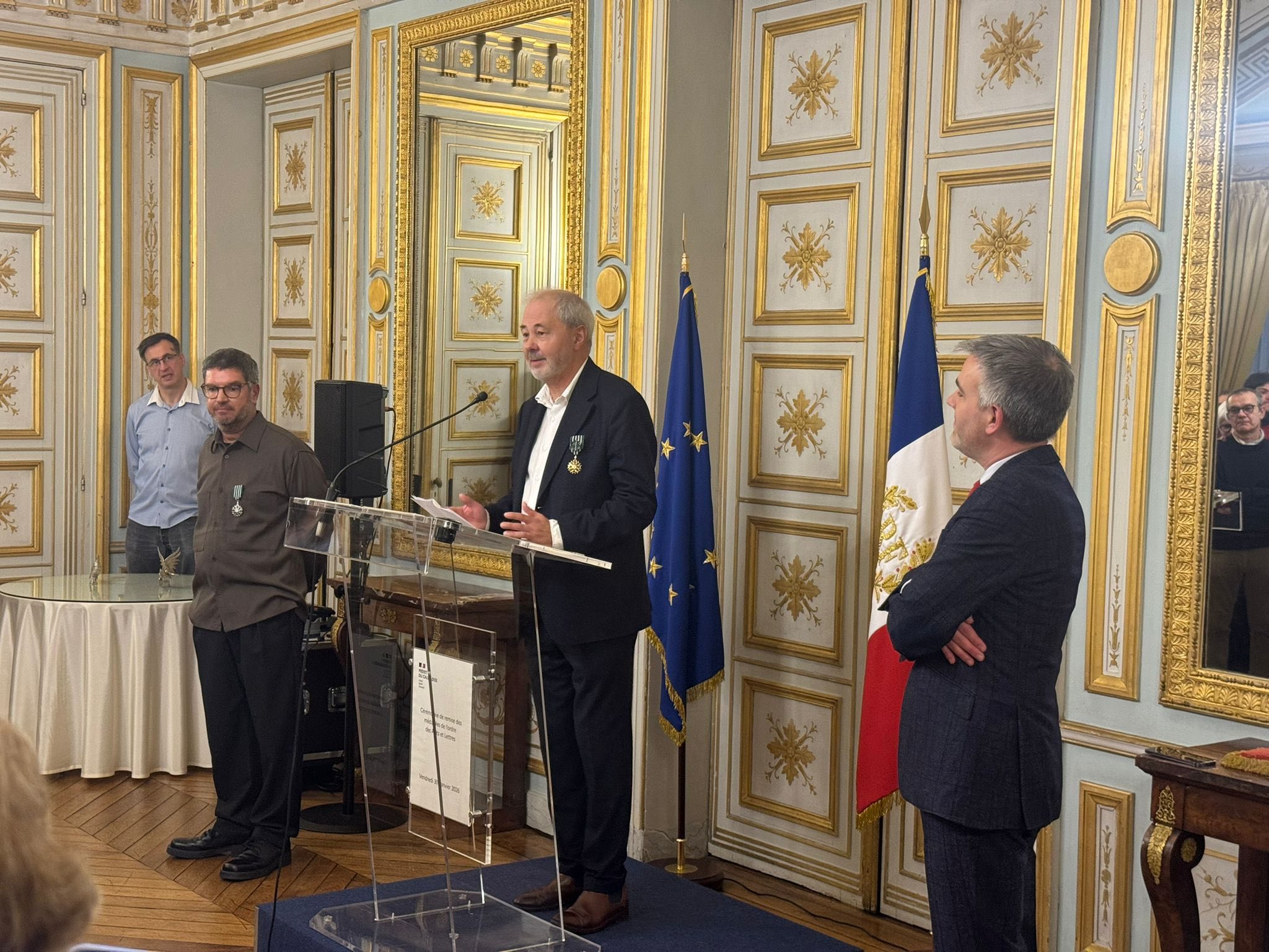 Remise de médaille à Caen