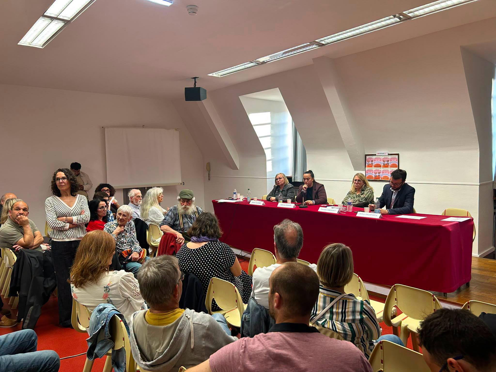 Réunion publique à Rouen