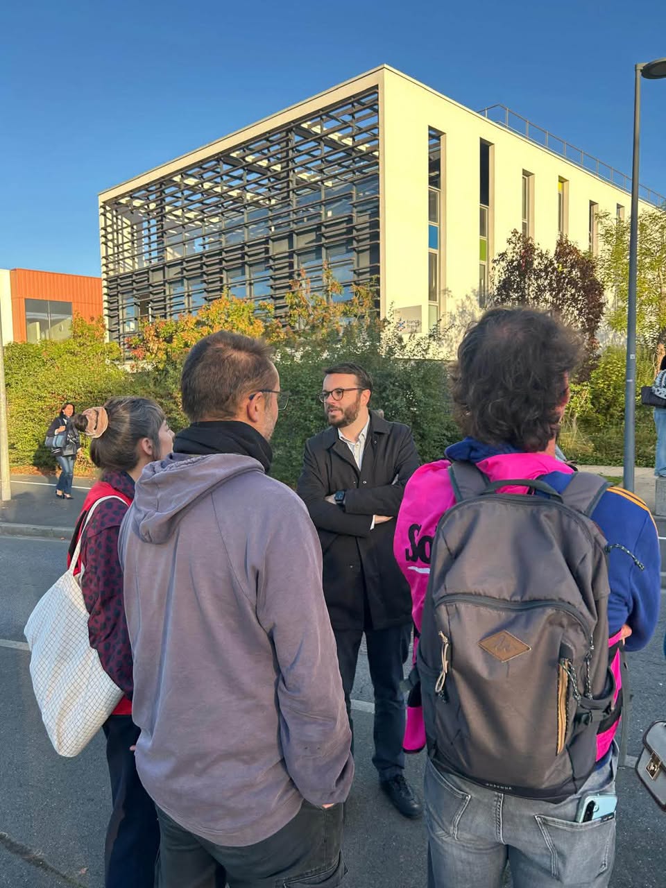 Ma présence au lycée Jean-Rostand à Caen pour échanger avec les lycéennes et lycéens mobilisés