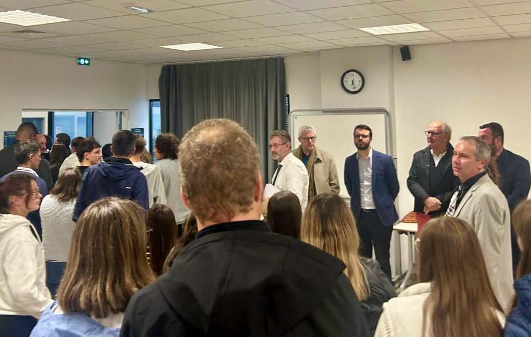 Félicitations aux jeunes diplômés du collège Émile Zola de Giberville !